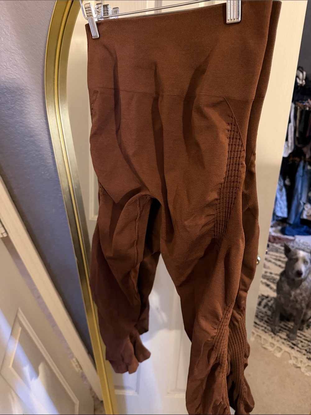 Alphalete Brown butt scrunch leggings